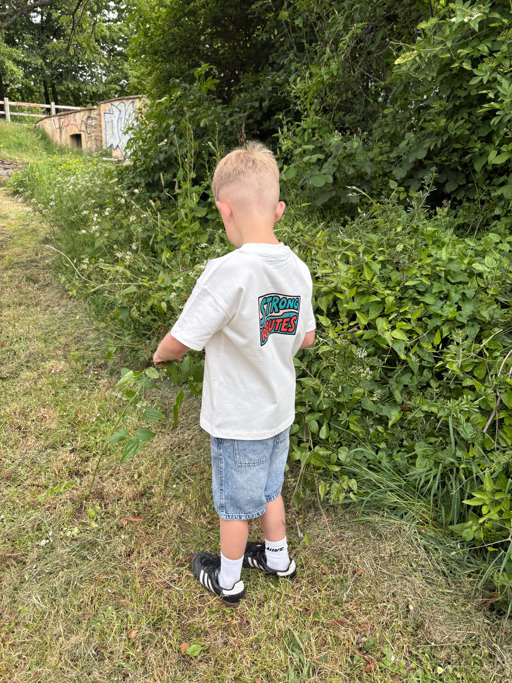 Strong Routes | Wave Kids T-shirt