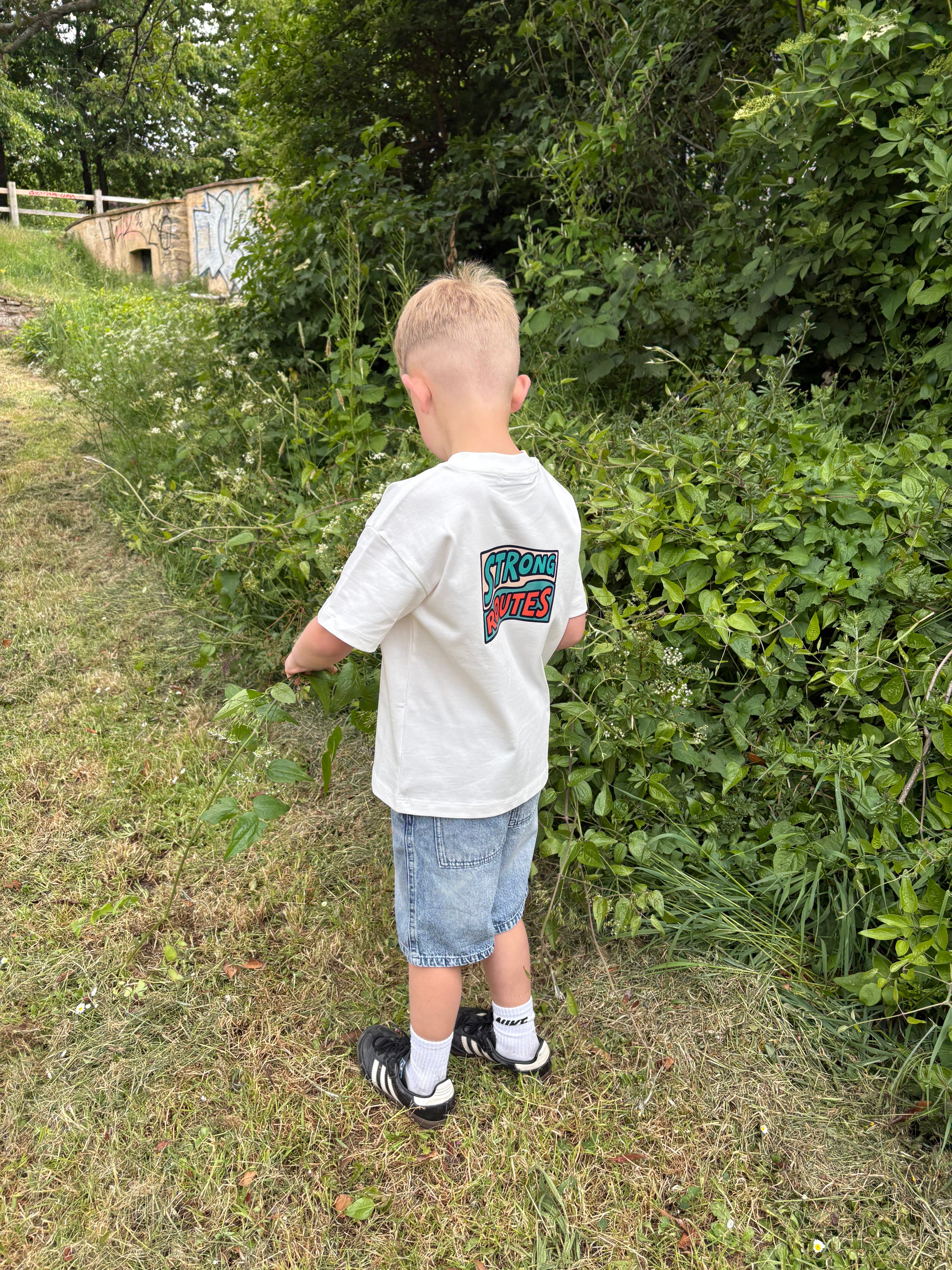 Strong Routes | Wave Kids T-shirt